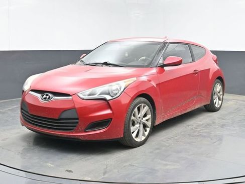 Used 2016 Hyundai Veloster FWD image 5