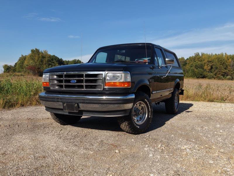 Used 1995 Ford Bronco XLT AWD/4WD image 2