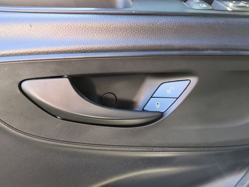 Used 2023 Mercedes-Benz Sprinter 2500 image 14