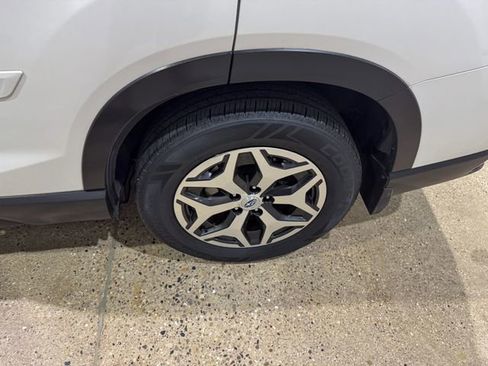 Used 2019 Subaru Forester Premium AWD/4WD image 31
