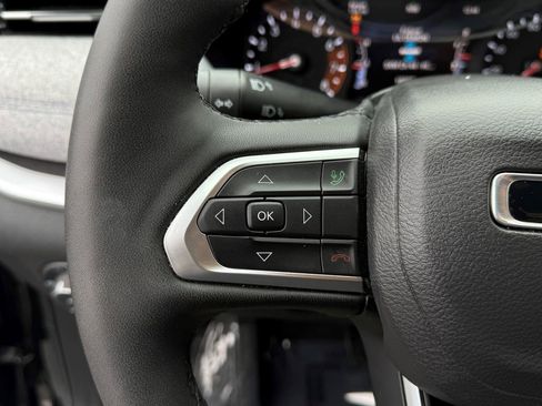 Used 2025 Jeep Compass Latitude image 33