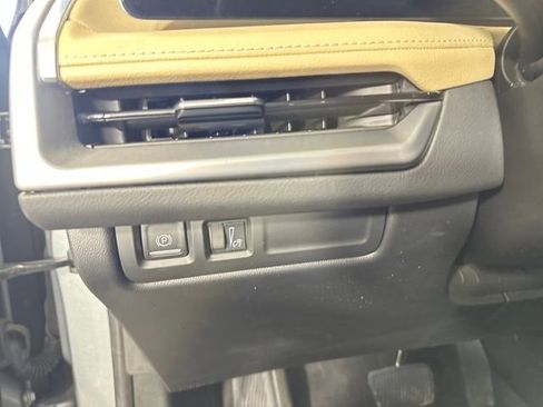 Used 2024 Cadillac XT4 Luxury image 19