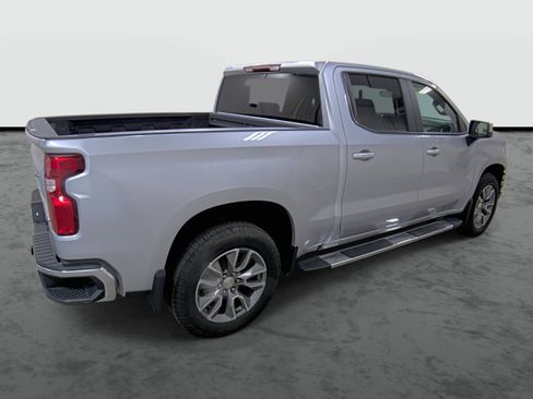 Used 2022 Chevrolet Silverado 1500 LT AWD/4WD image 4