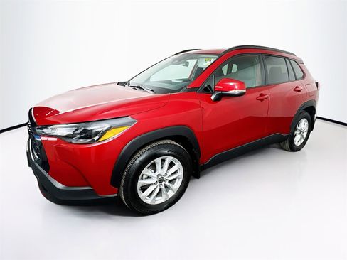 Certified 2023 Toyota Corolla Cross LE w/ Moonroof Package image 4