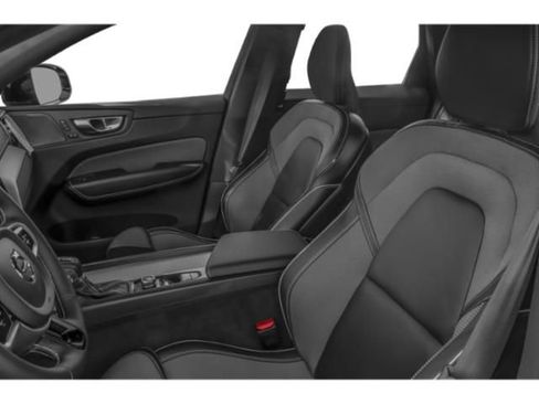 Used 2021 Volvo XC60 T5 R-Design w/ Advanced Package image 9