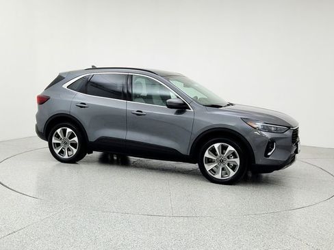 Used 2023 Ford Escape Platinum w/ Premium Technology Package image 3