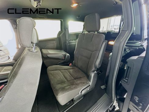 Used 2019 Dodge Grand Caravan SE image 29