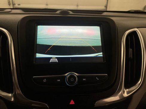 Used 2019 Chevrolet Equinox LT w/ Driver Convenience Package image 8