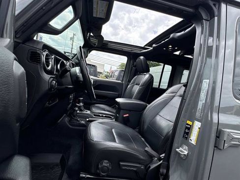 Used 2022 Jeep Wrangler Unlimited Sahara AWD/4WD image 7