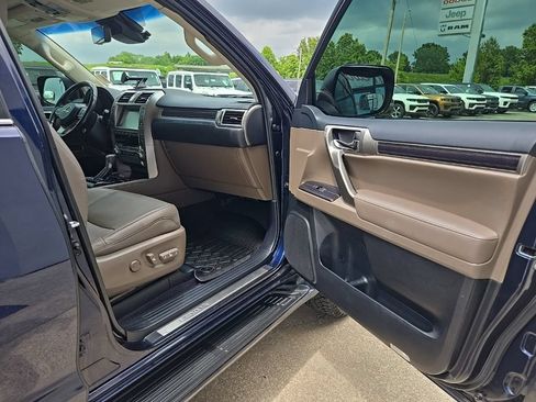 Used 2020 Lexus GX 460 Premium w/ Premium Package AWD/4WD image 77