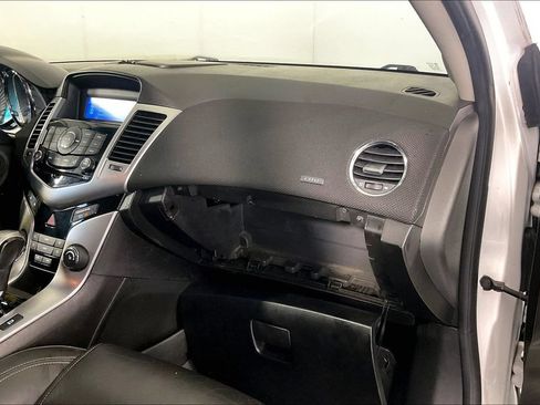 Used 2011 Chevrolet Cruze LTZ FWD image 18