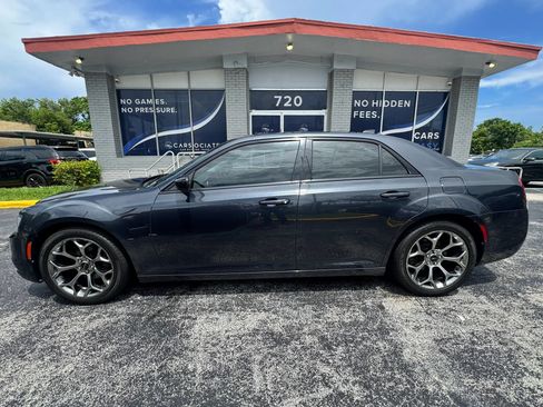 Used 2018 Chrysler 300 Touring w/ Sport Appearance Package RWD image 8