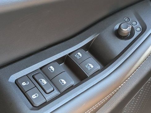 New 2025 Jeep Grand Cherokee L Altitude image 21