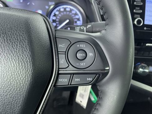 Used 2024 Toyota Camry SE image 31