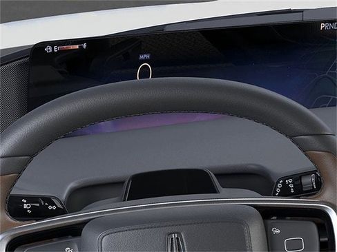 New 2025 Lincoln Navigator Reserve AWD/4WD image 13