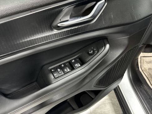 Used 2025 Jeep Grand Cherokee L Altitude RWD image 24