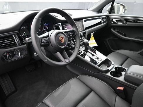 New 2026 Porsche Macan Turbo AWD/4WD image 4