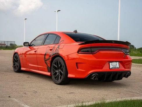 Used 2017 Dodge Charger R/T Scat Pack w/ Beats Audio Group RWD image 5