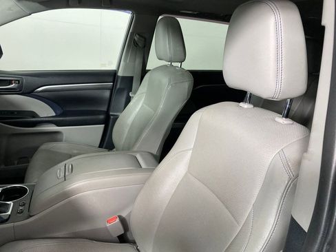 Certified 2019 Toyota Highlander Limited image 9