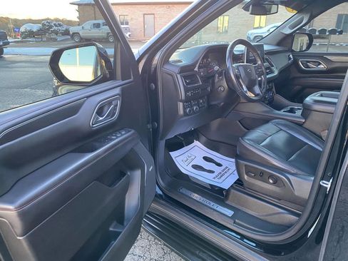Used 2021 Chevrolet Suburban RST w/ Luxury Package image 12
