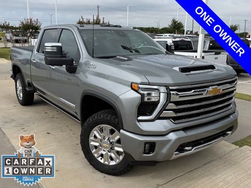 Used 2025 Chevrolet Silverado 2500 High Country w/ High Country Premium Package AWD/4WD image 4