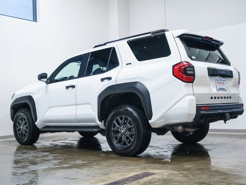 Used 2025 Toyota 4Runner SR5 AWD/4WD image 7