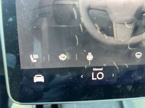 Used 2024 Tesla Model Y Long Range image 22