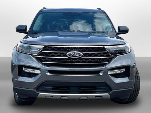 Certified 2023 Ford Explorer XLT w/ Equipment Group 202A AWD/4WD image 3