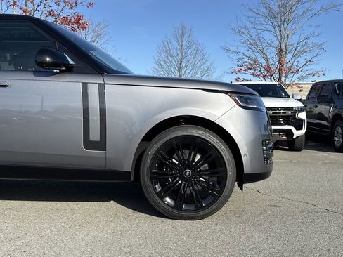 New 2025 Land Rover Range Rover SE image 9