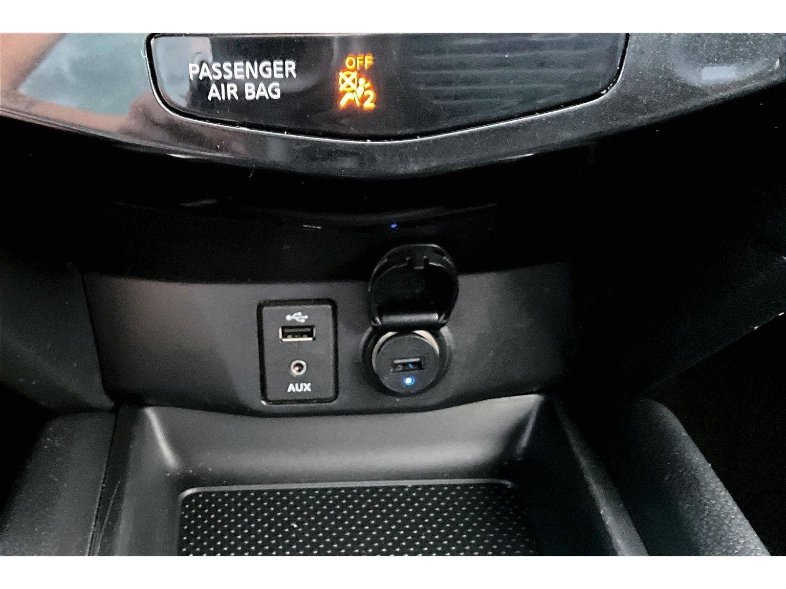 Used 2015 Nissan Rogue S AWD/4WD image 16