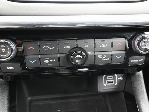 Used 2022 Jeep Compass Limited w/ Elite Group image 27