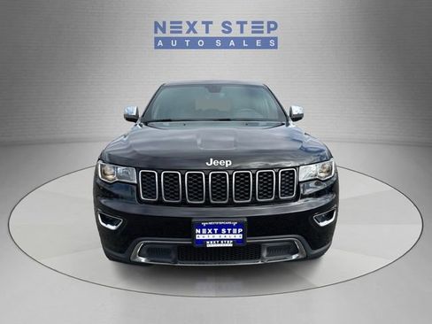 Used 2018 Jeep Grand Cherokee Limited AWD/4WD image 2