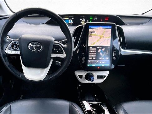 Used 2018 Toyota Prius Four Touring image 9