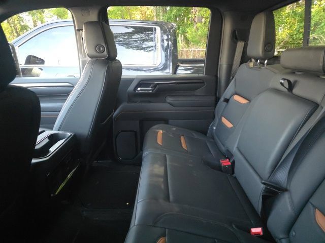 Used 2025 GMC Sierra 2500 AT4 w/ AT4 Premium Plus Package AWD/4WD image 5