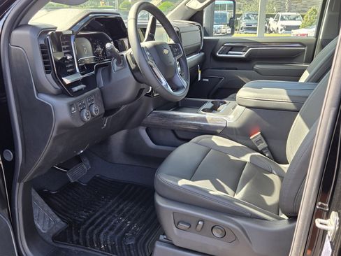 New 2025 Chevrolet Silverado 3500 LTZ w/ LTZ Premium Package image 6