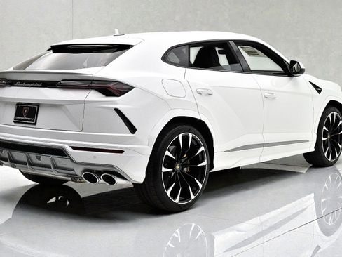 Used 2021 Lamborghini Urus image 8