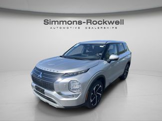 Used 2023 Mitsubishi Outlander SE AWD/4WD video 1