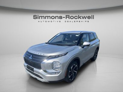 Used 2023 Mitsubishi Outlander SE