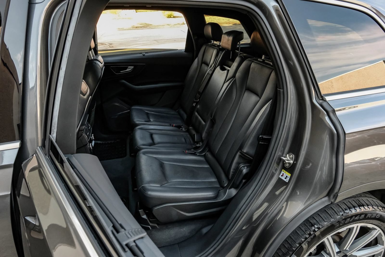 Used 2018 Audi Q7 3.0T Prestige w/ Prestige Package AWD/4WD image 44