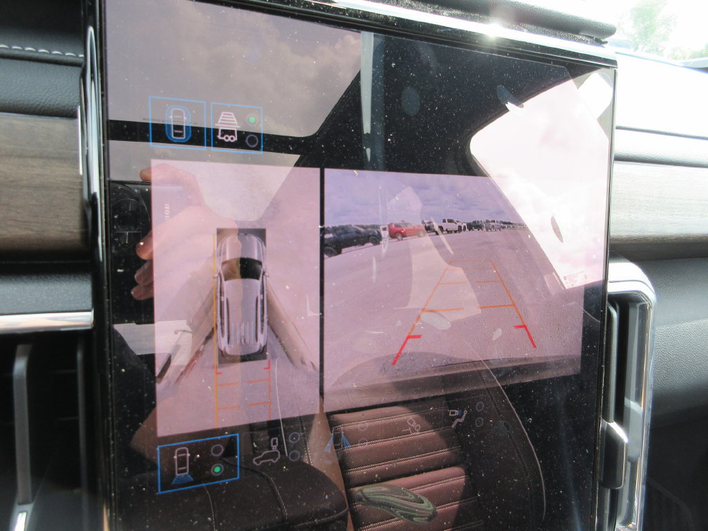 New 2027 GMC Acadia Denali Ultimate FWD image 17