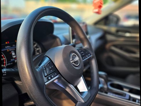 Used 2023 Nissan Altima 2.5 SV image 13