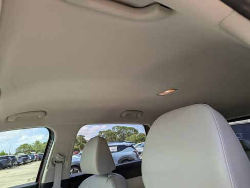Certified 2025 Kia Sorento S AWD/4WD image 22