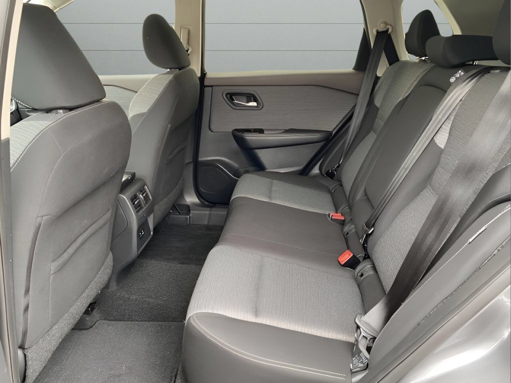 Used 2021 Nissan Rogue SV AWD/4WD image 16