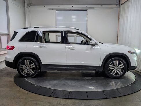 Used 2023 Mercedes-Benz EQB 300 4MATIC w/ Exclusive Package image 10