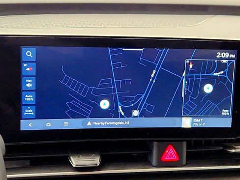 Used 2025 Kia Carnival SX w/ SX Dark Edition Package FWD image 15