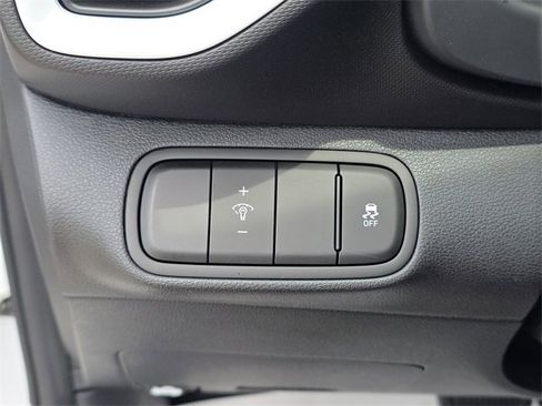 New 2025 Hyundai Venue Limited image 24