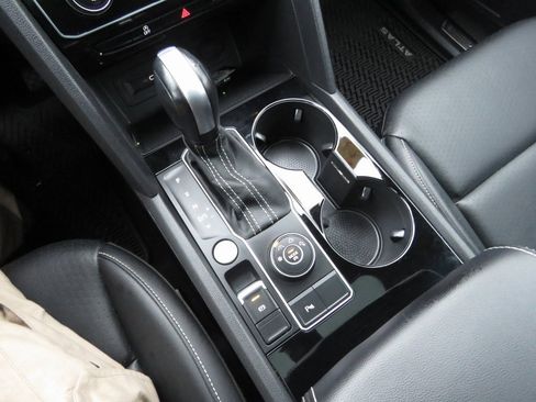 Used 2021 Volkswagen Atlas SEL image 25