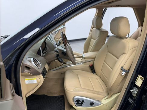 Used 2010 Mercedes-Benz ML 550 4MATIC image 38