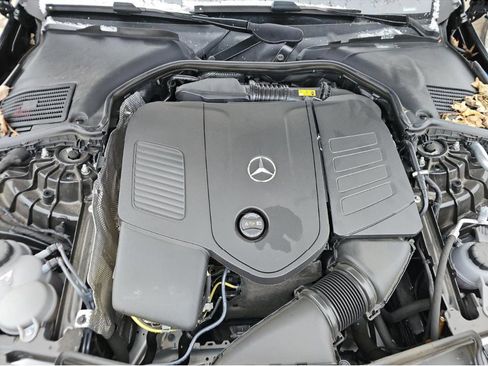 Used 2025 Mercedes-Benz C 300 4MATIC Sedan image 4