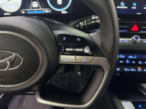 Used 2022 Hyundai Elantra Limited image 14